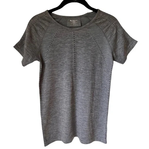 ATHLETA Foothill Seamless Grey Short Sleeve
Top Size Medium - Picture 4 of 6